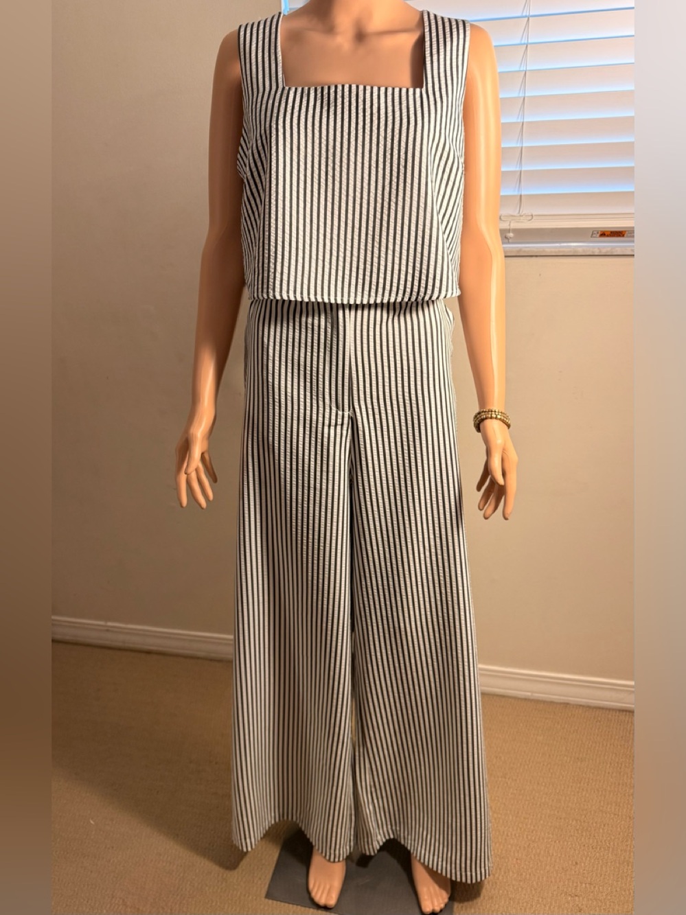 HYFVE Black & White Vertical Stripe Wide-Leg, Top and Pants Set. Sz L